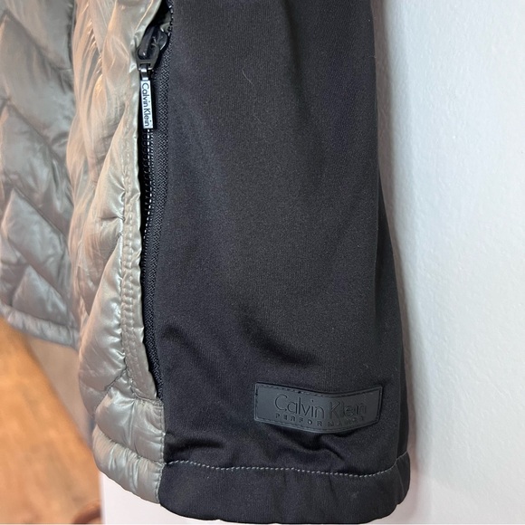 Calvin Klein Performance Down Quilted Women’s Vest (size XXL) - Picture 4 of 8